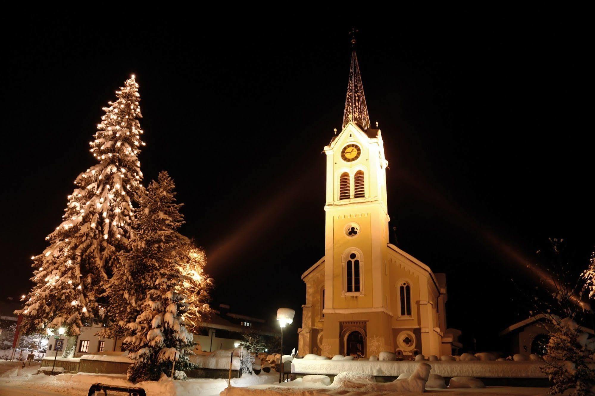 Alpen Select Lodge Kleinwalsertal Рицлерн Екстериор снимка