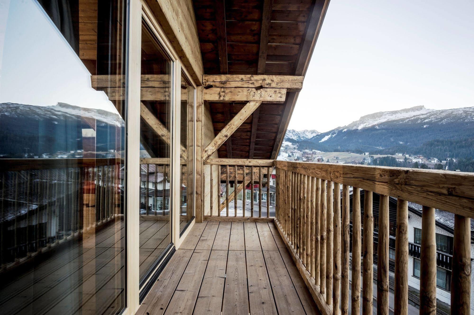 Alpen Select Lodge Kleinwalsertal Рицлерн Екстериор снимка