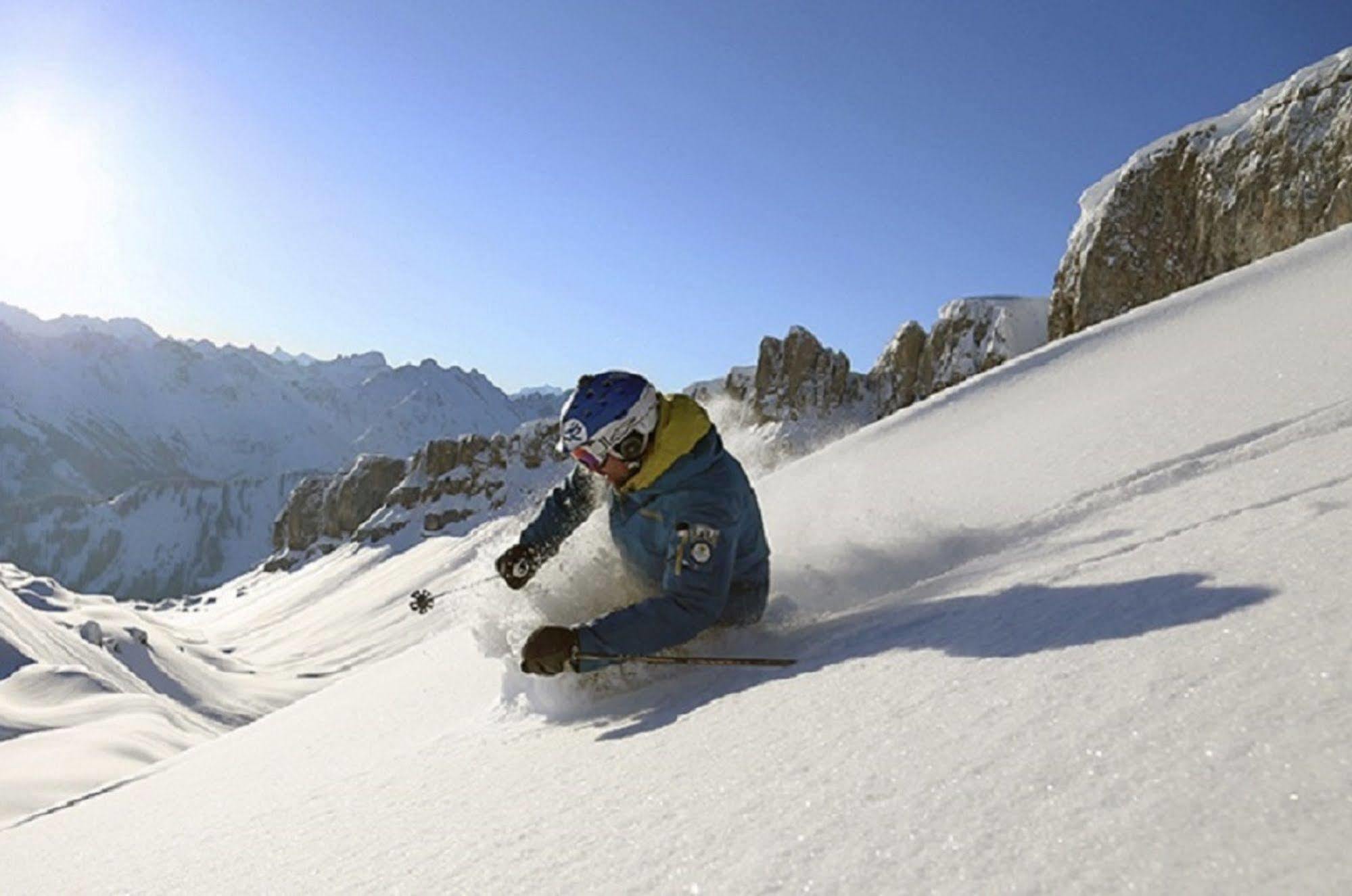 Alpen Select Lodge Kleinwalsertal Рицлерн Екстериор снимка